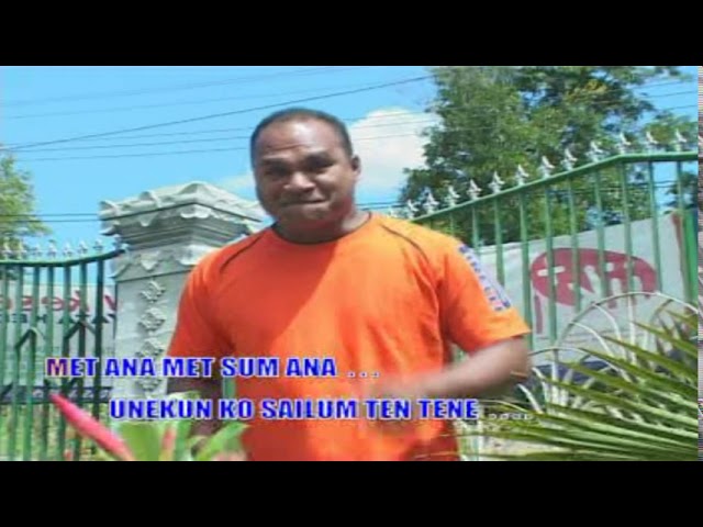 KADO BUAT KEKASIH - Eddy Tahoni